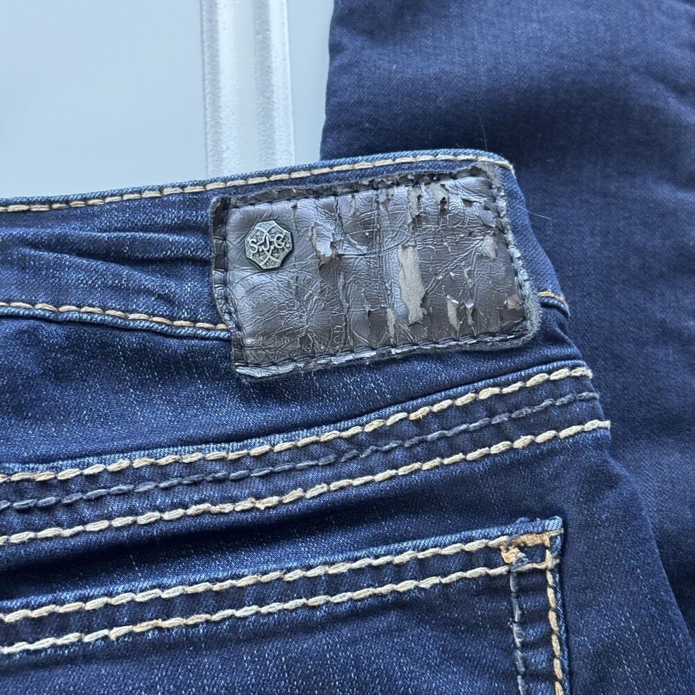 Silver Suki Dark Wash Skinny Jeans | Classic Clean Girl Minimalist Denim - Picture 7 of 7